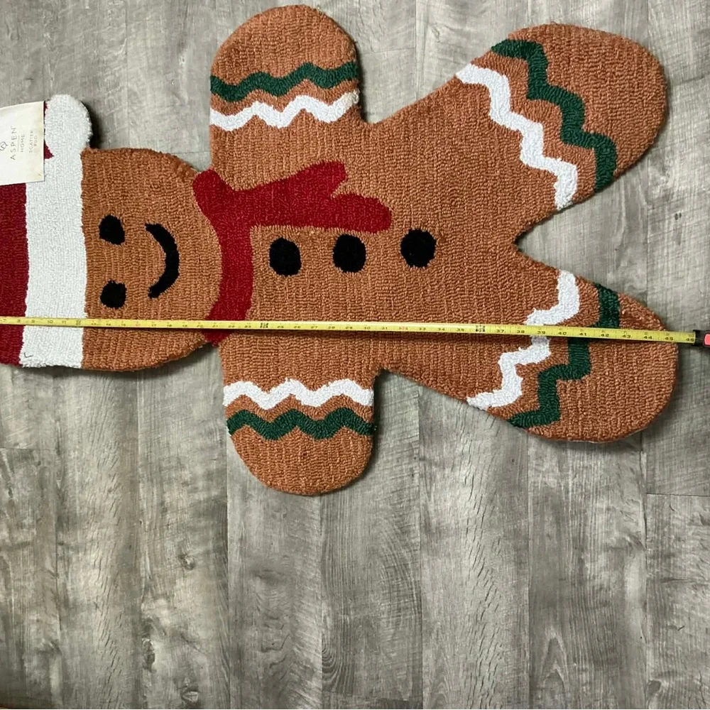 Festive Gingerbread Man Holiday Rug - Picture 2 of 3